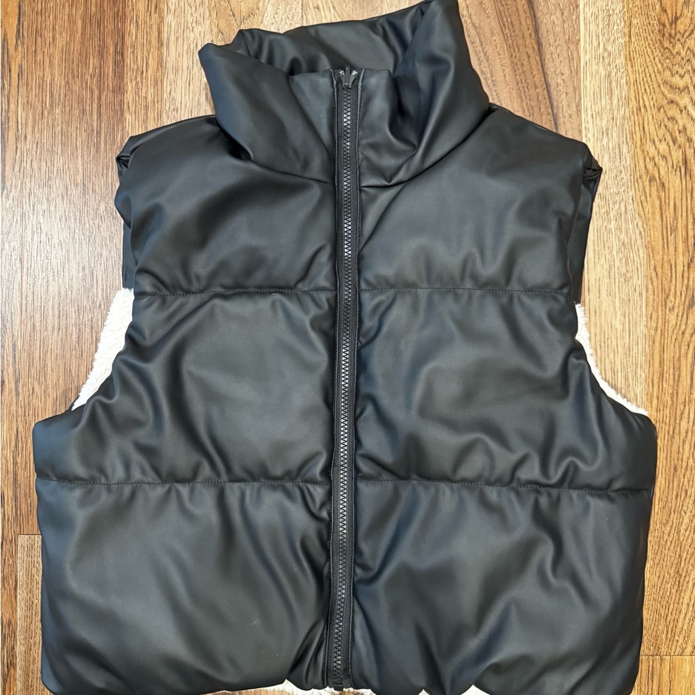 Thread & Supply Black and White Reversible Vest - Picture 7 of 12